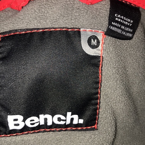 Bench jacket red size medium - Picture 8 of 9